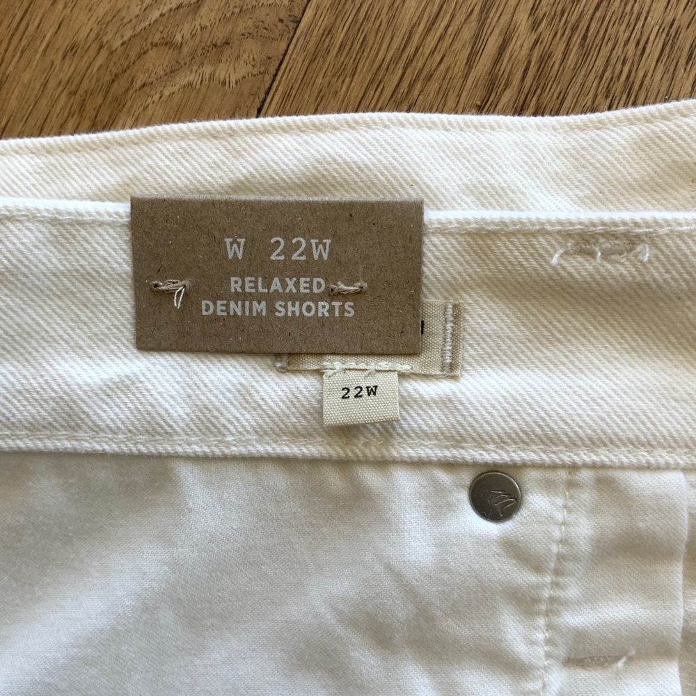 Madewell Relaxed Denim Frayed Shorts Off-White Size 22 NWT - Picture 13 of 16